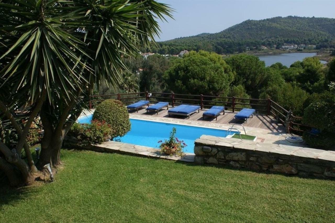 Villa Madag Koukounaries Exterior photo
